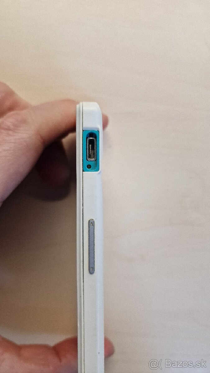 Sony Xperia GO (ST27i) GB 4GB 512MB RAM - 3