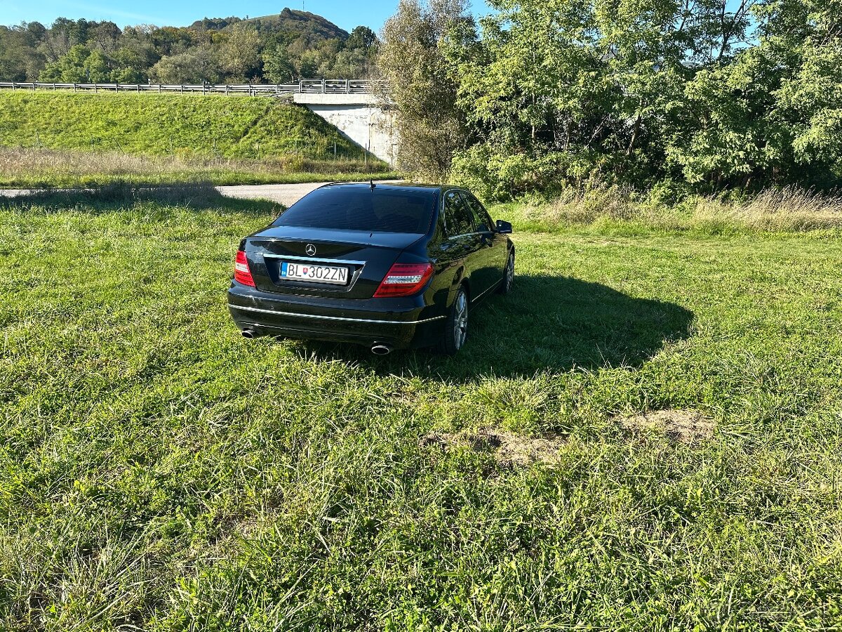 Mercedes Benz 300 CDI 4 Matic - 3