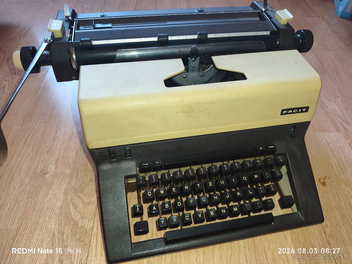 Starý písací stroj - 3