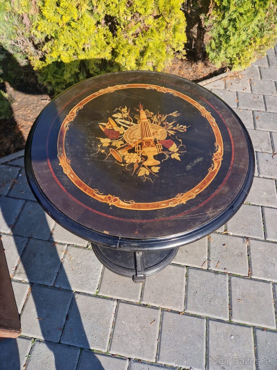 Predám okrúhly stolík s intarziou - 3