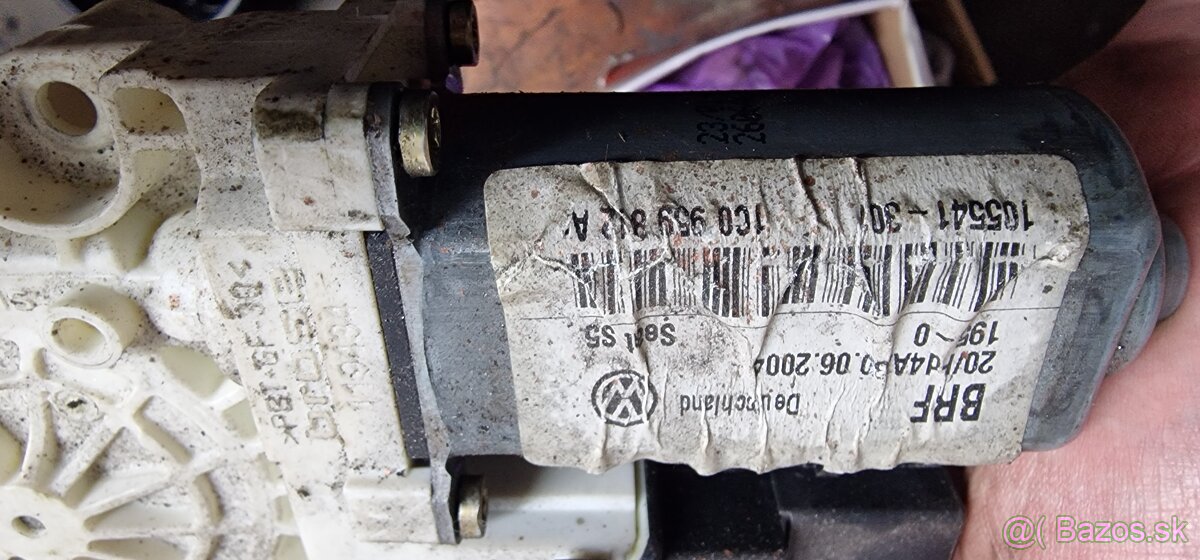 Motorcek stahovacky okna zadny pravy Seat Leon Toledo 1M - 3