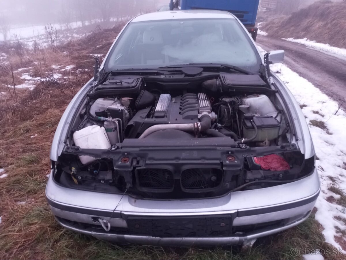 Predám v celku e39 525tds - 3