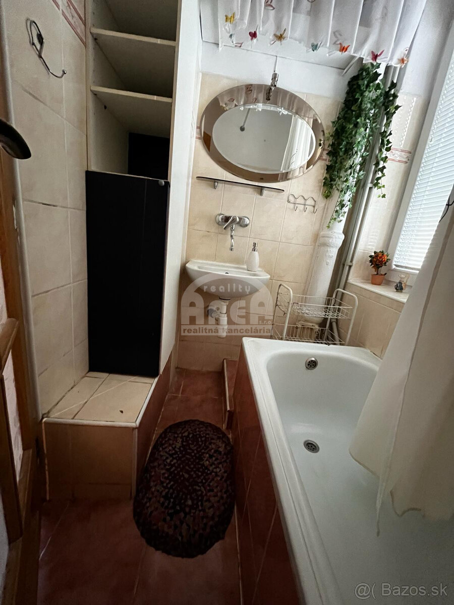 Dvojpodlažný rodinný dom v pokojnej lokalite Michaloviec - 3