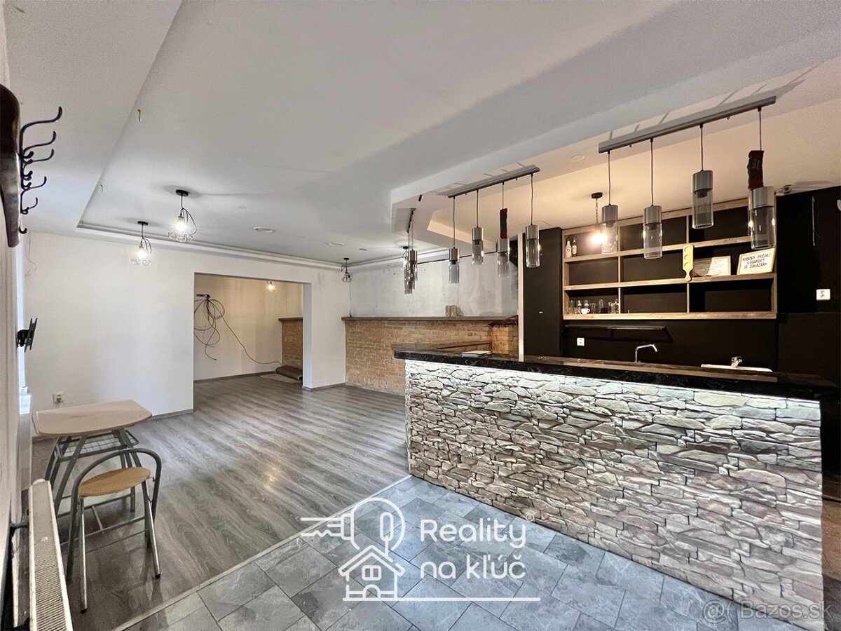 Na prenájom obchodný priestor s terasou v centre mesta NZ - 3