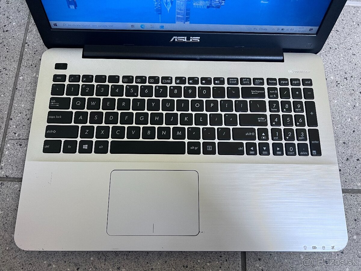 Asus Vivobook / i5 5200U / 8GB RAM / 256GB SSD / 15.6" - 3