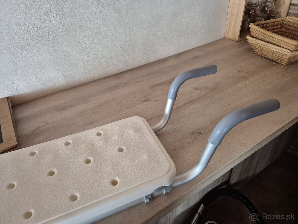 Závesné sedadlo do vane - 3