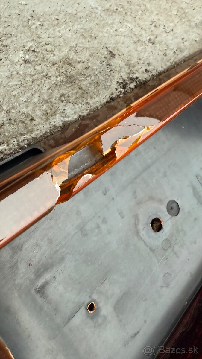 Zadný svetelný panel (heckblende) Audi 90 B2 - 3