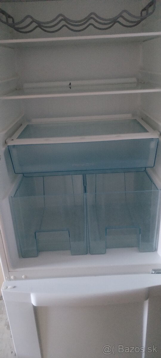 Predám chladničku s mrazničkou dolu - 3