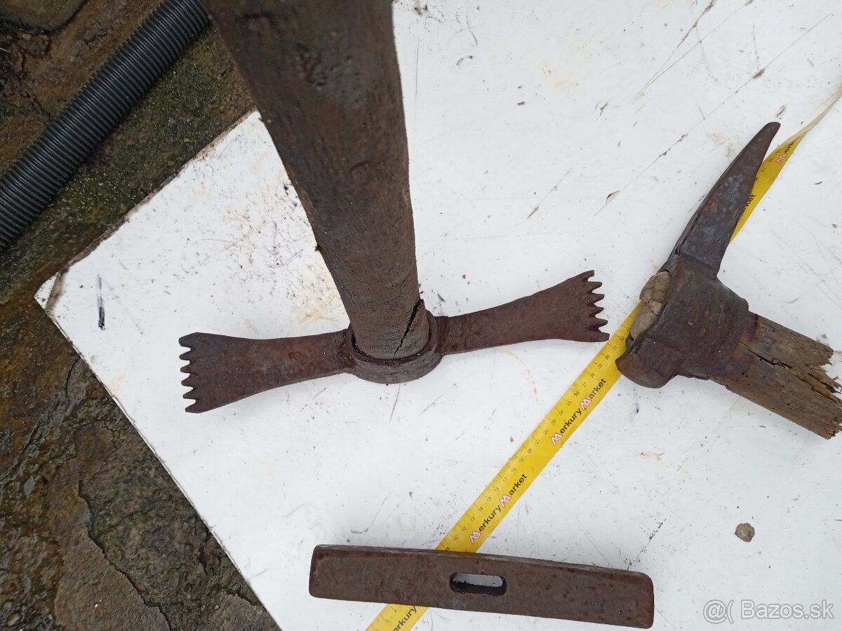 Staré náradie na dekoráciu - 3
