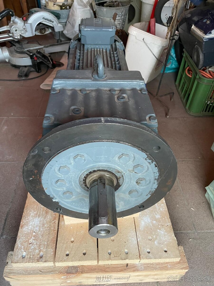 Elektromotor s prevodovkou - 3