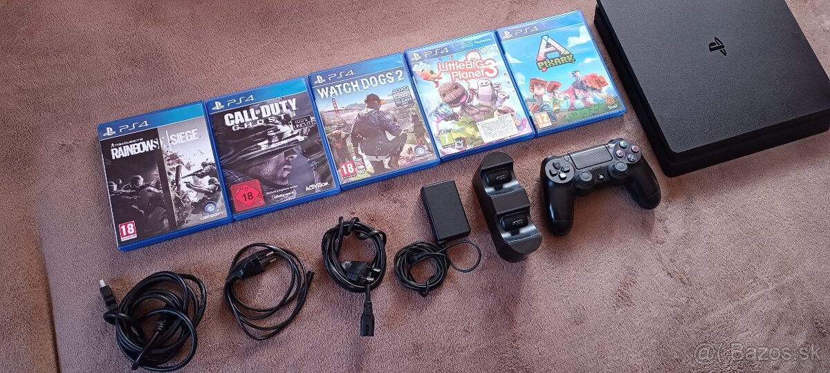 Ps4 slim s hrami - 3