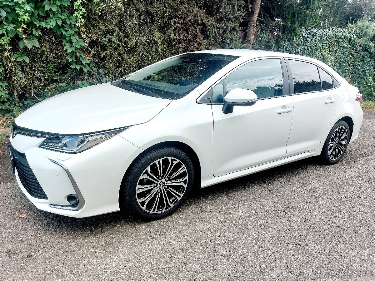 Toyota Corolla 1.6 benzín, 42 000 km, r. 2020 ako nová - 3