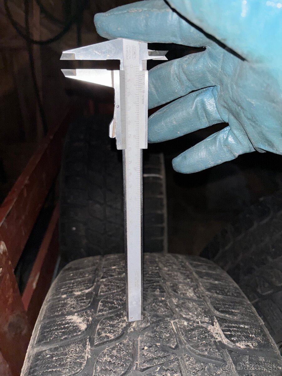 Bridgestone Blizzak 245/40 R18 - 3