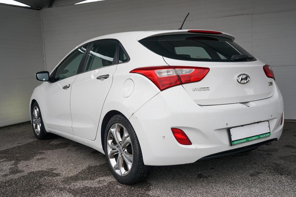 11- Hyundai, i30, 2014, benzín, 1.6i, 99kw - 3