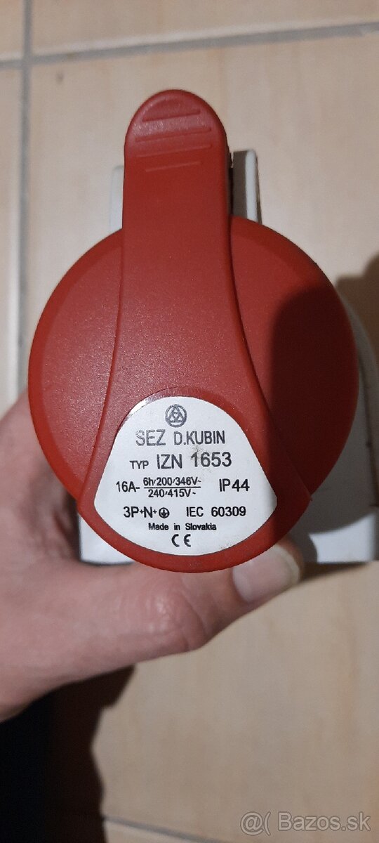 spojka zásuvka - 3