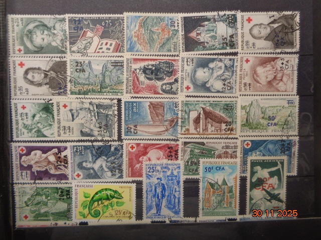 Poštové známky - REUNION PRETLAČE CFA - 6 FOTO - 3