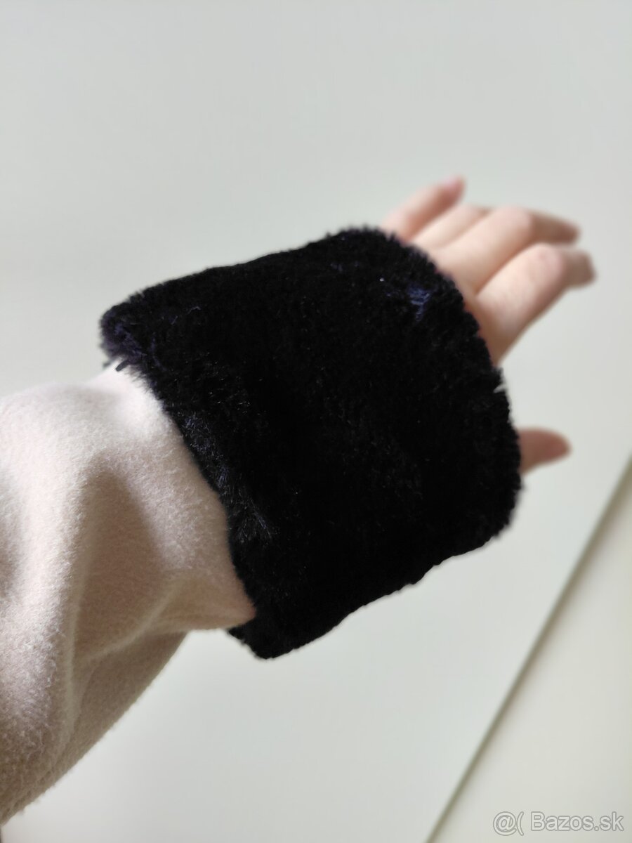 Kožušinka na olemovanie rukávov kabáta - 3