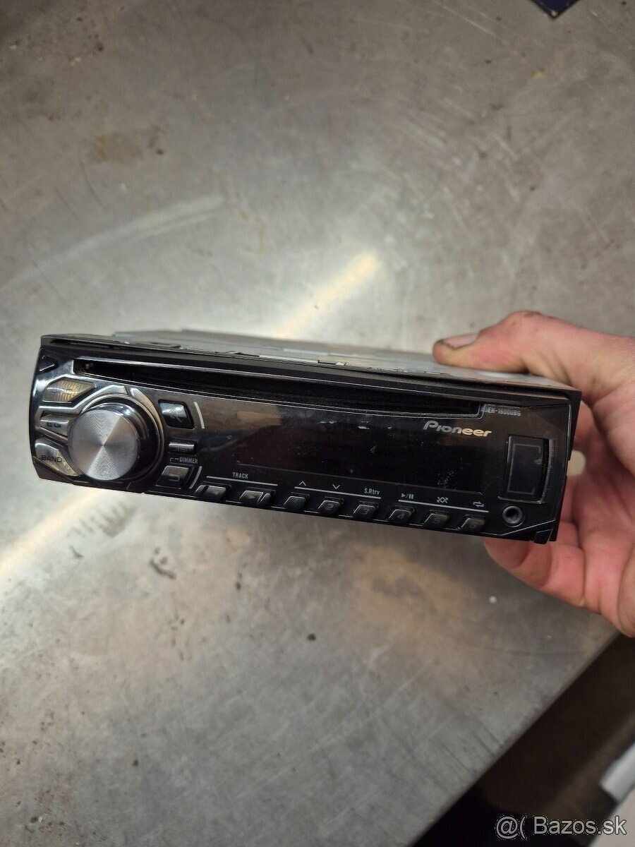 Predám autorádio Pioneer - CD - USB - AUX - 3