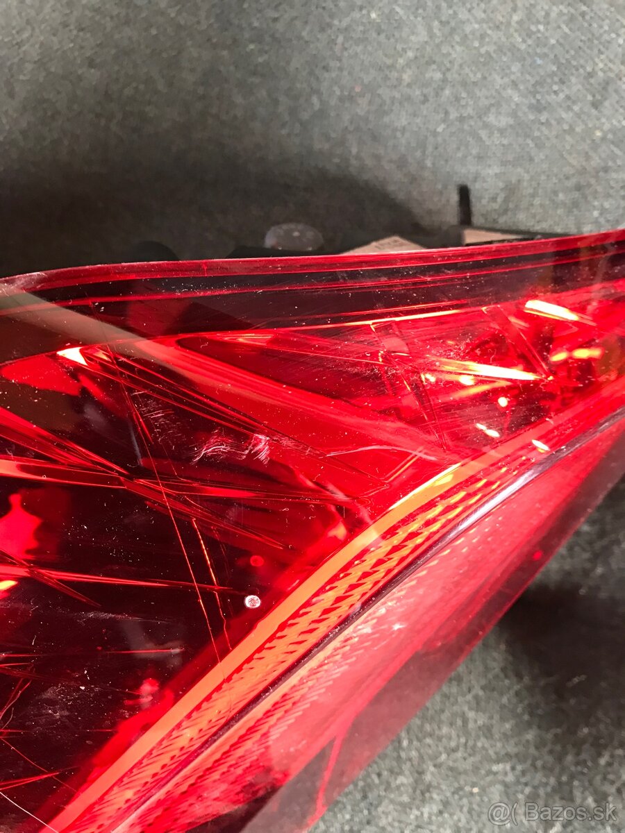 Škoda kamiq zadný ľavý svetlomet - 3