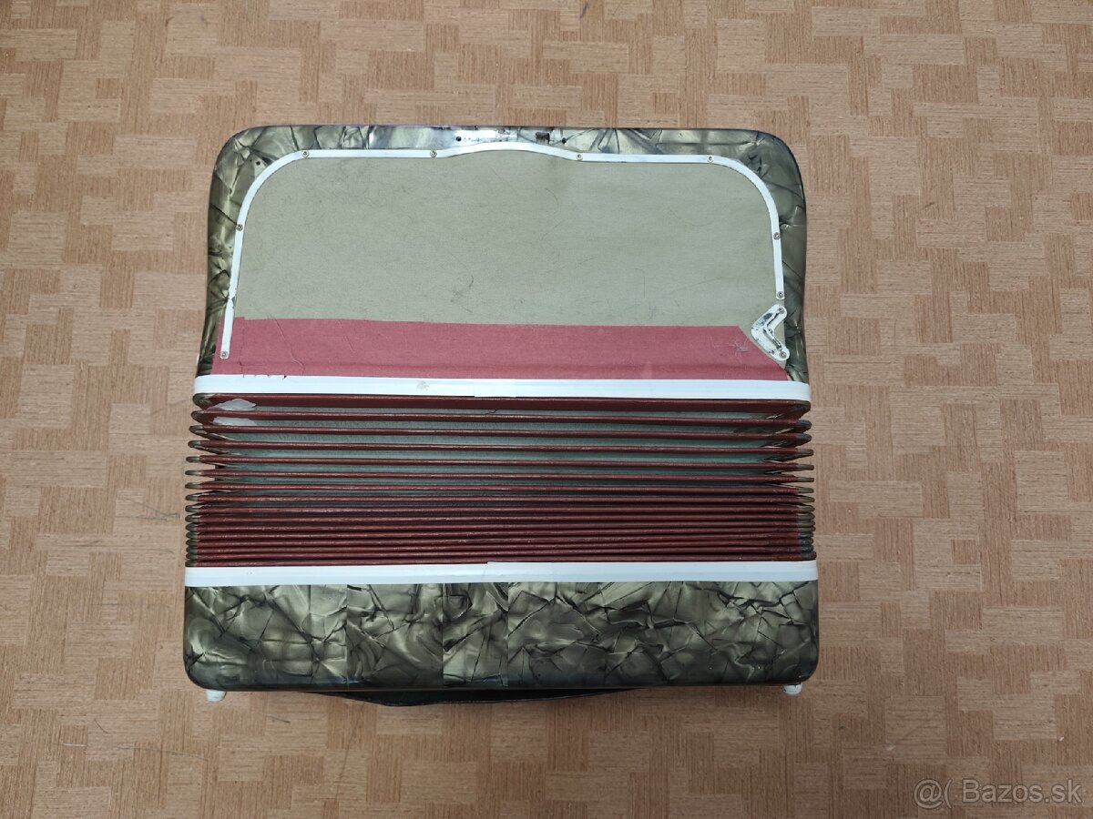 Predám 120-basovú chromatiku KEBRDLE(oprava) - 3