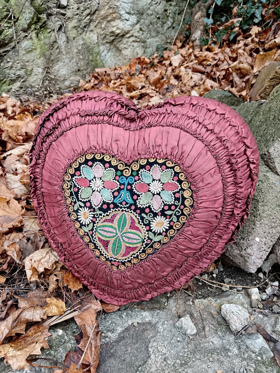 Starožitný vyšívaný vankúš - 3