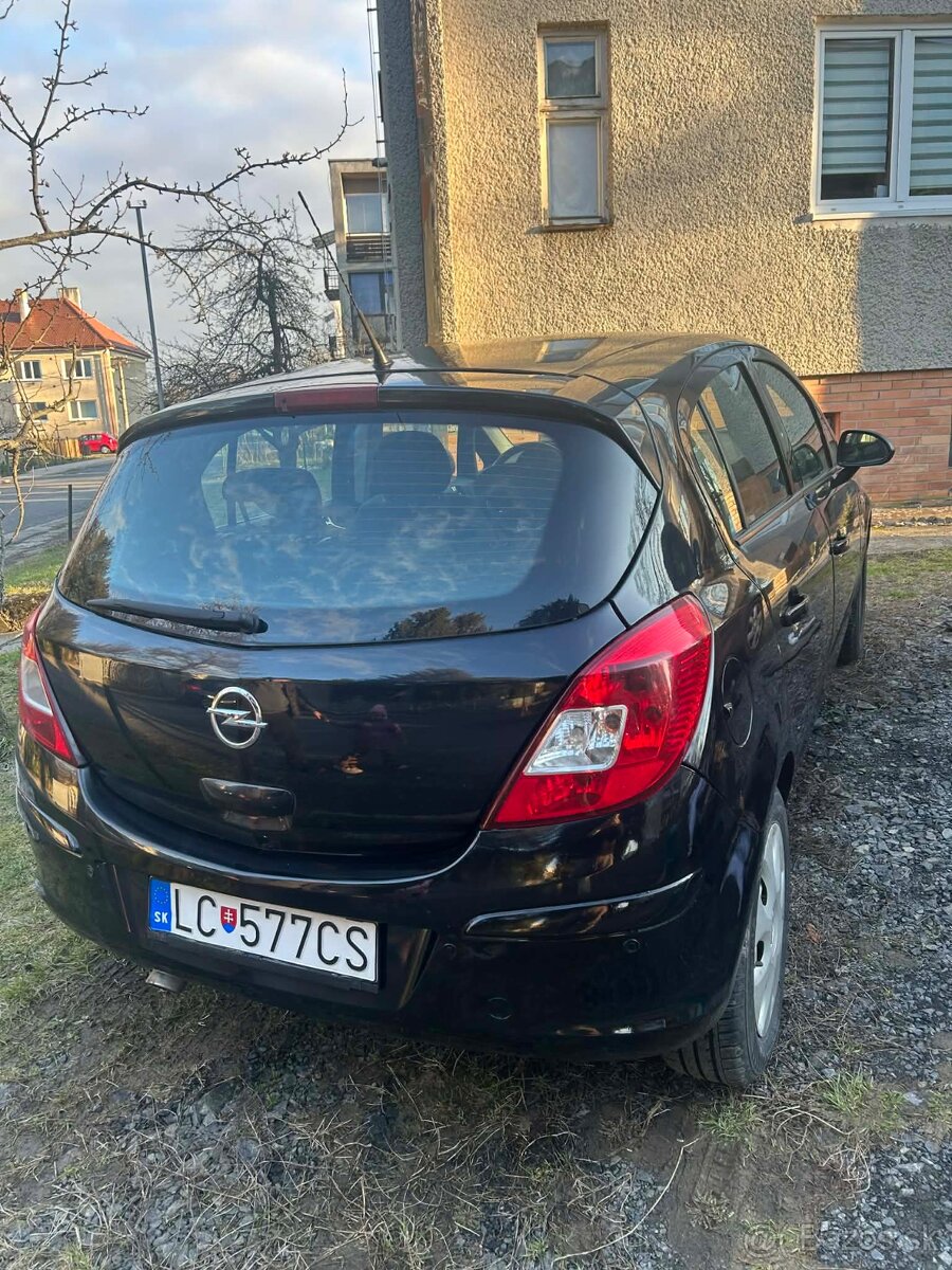Predám Opel corsa 1.3i - 3