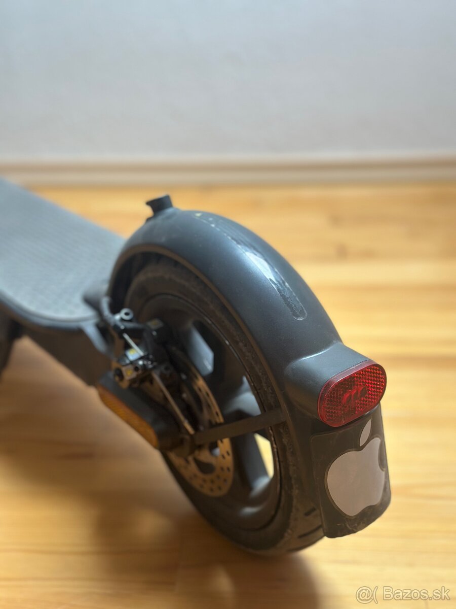 Xiaomi Mi Scooter Essential elektrická kolobežka - 3