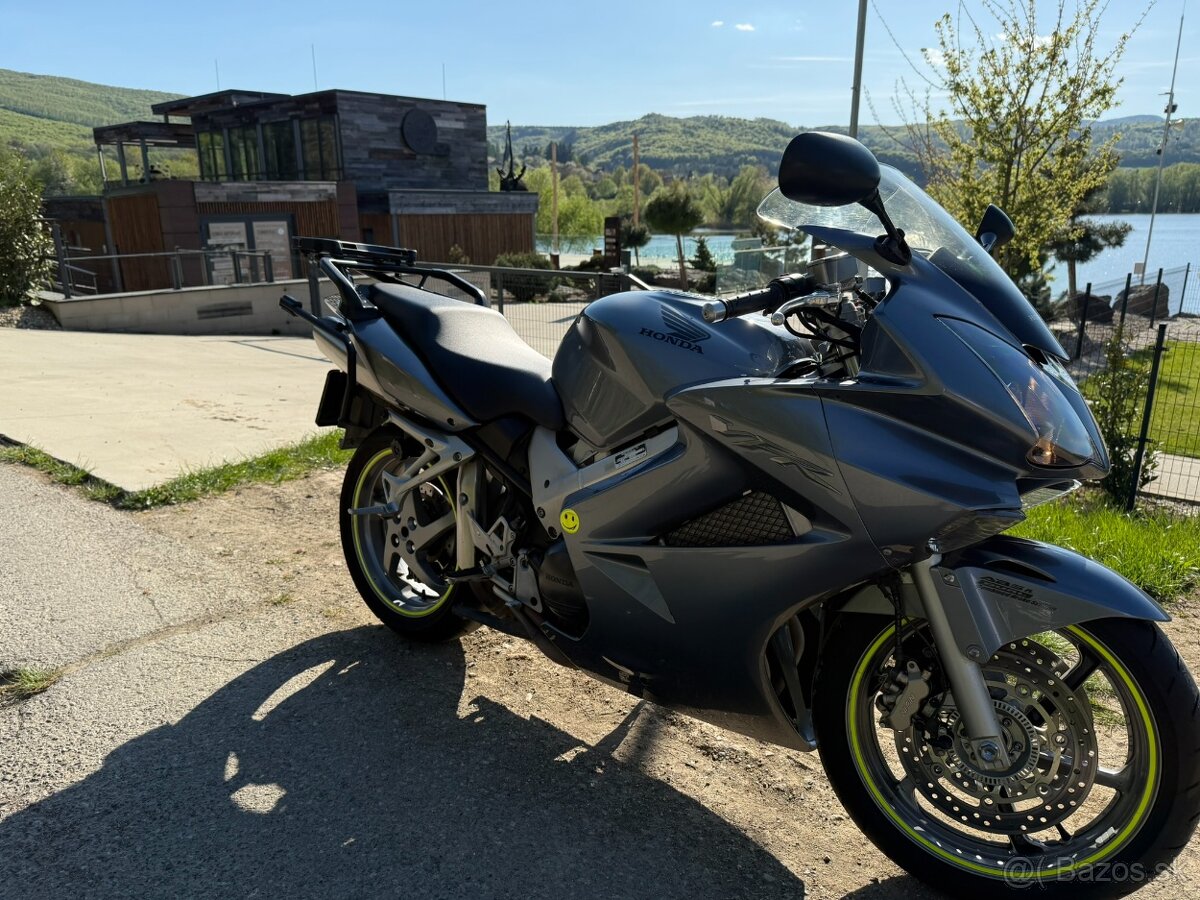 HONDA VFR-800 ABS (VTEC) - r.v.2009 - 3