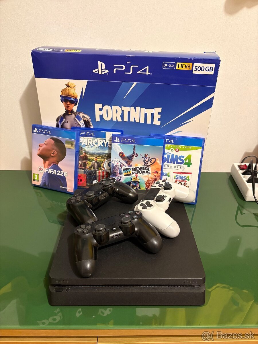 Playstatio Slim 500B - 3x oystick, 4 hry - 3