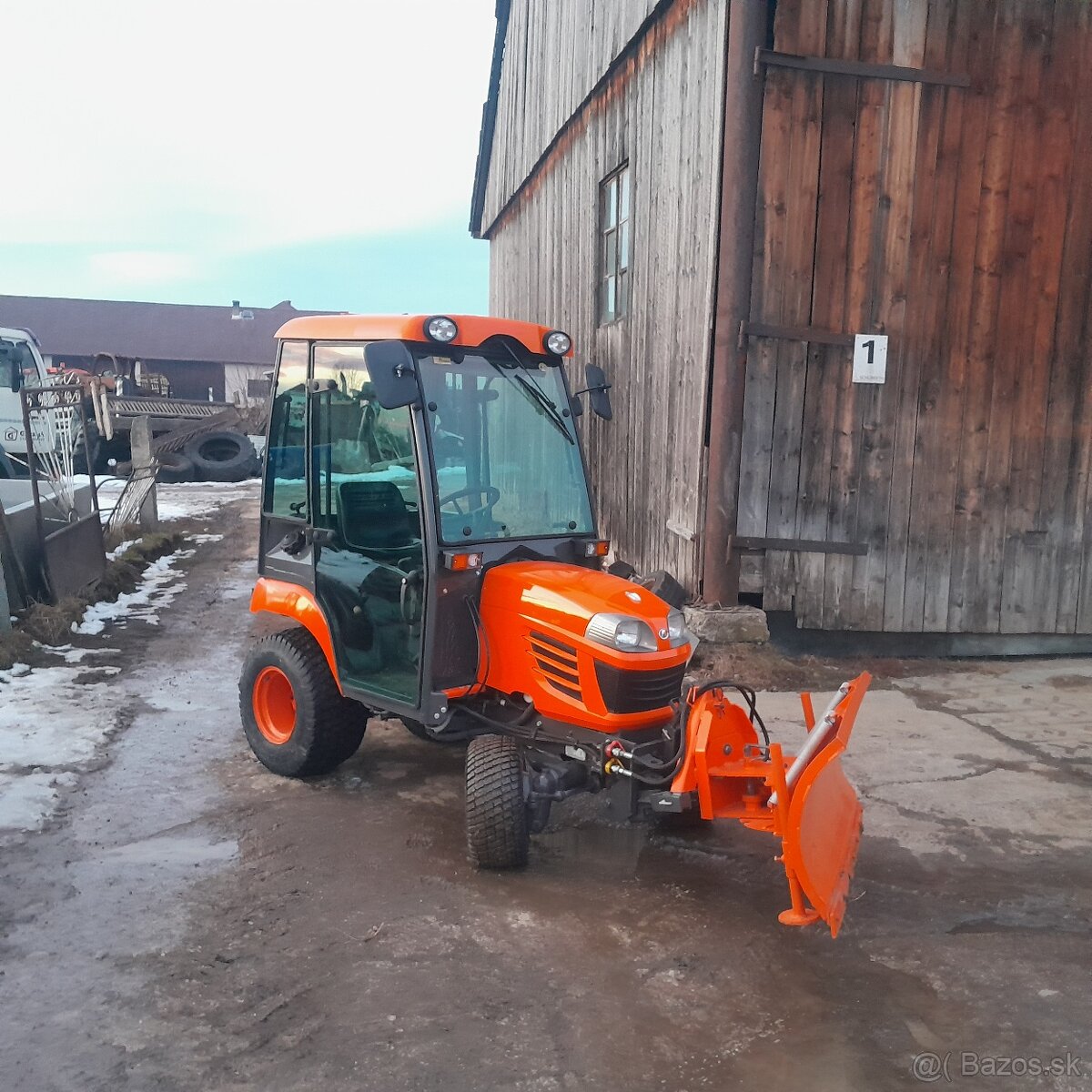 Predam traktor kubota BX2350 4x4 - 3