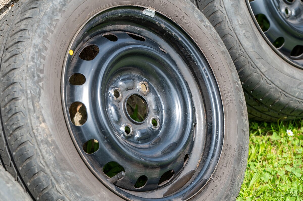 Predám plechové disky na Mazdu 2,r.v. 2008 - 3