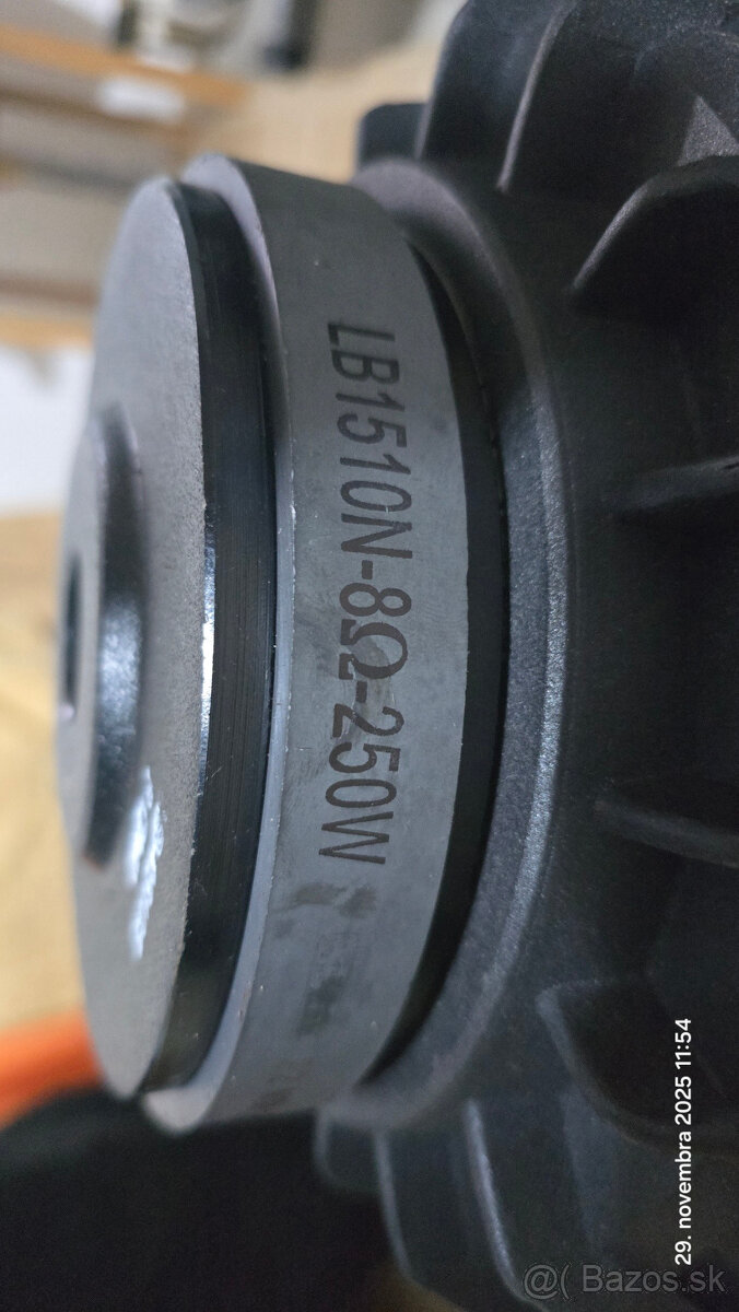 Basové 15" reproduktory - 3