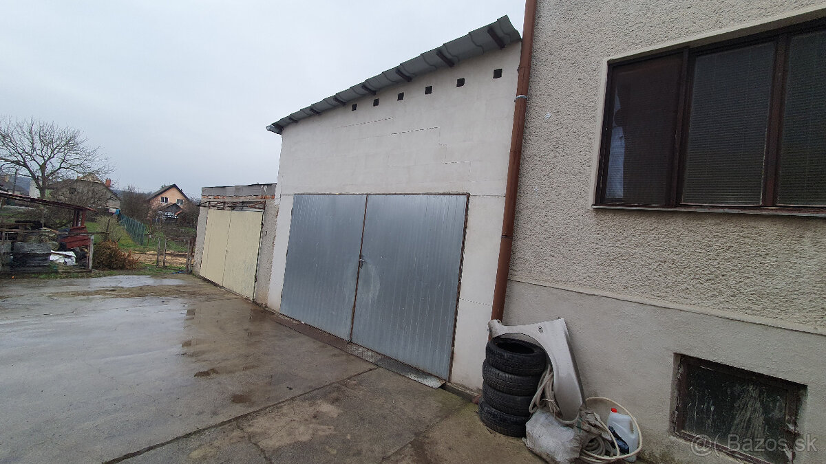 Dom s dvomi garážami Čerenčany - 3