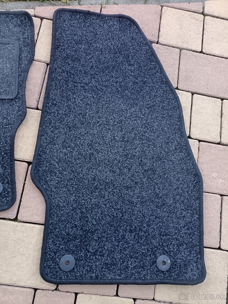 Predám velurove /textilné /auto koberce na opel corsa E. - 3