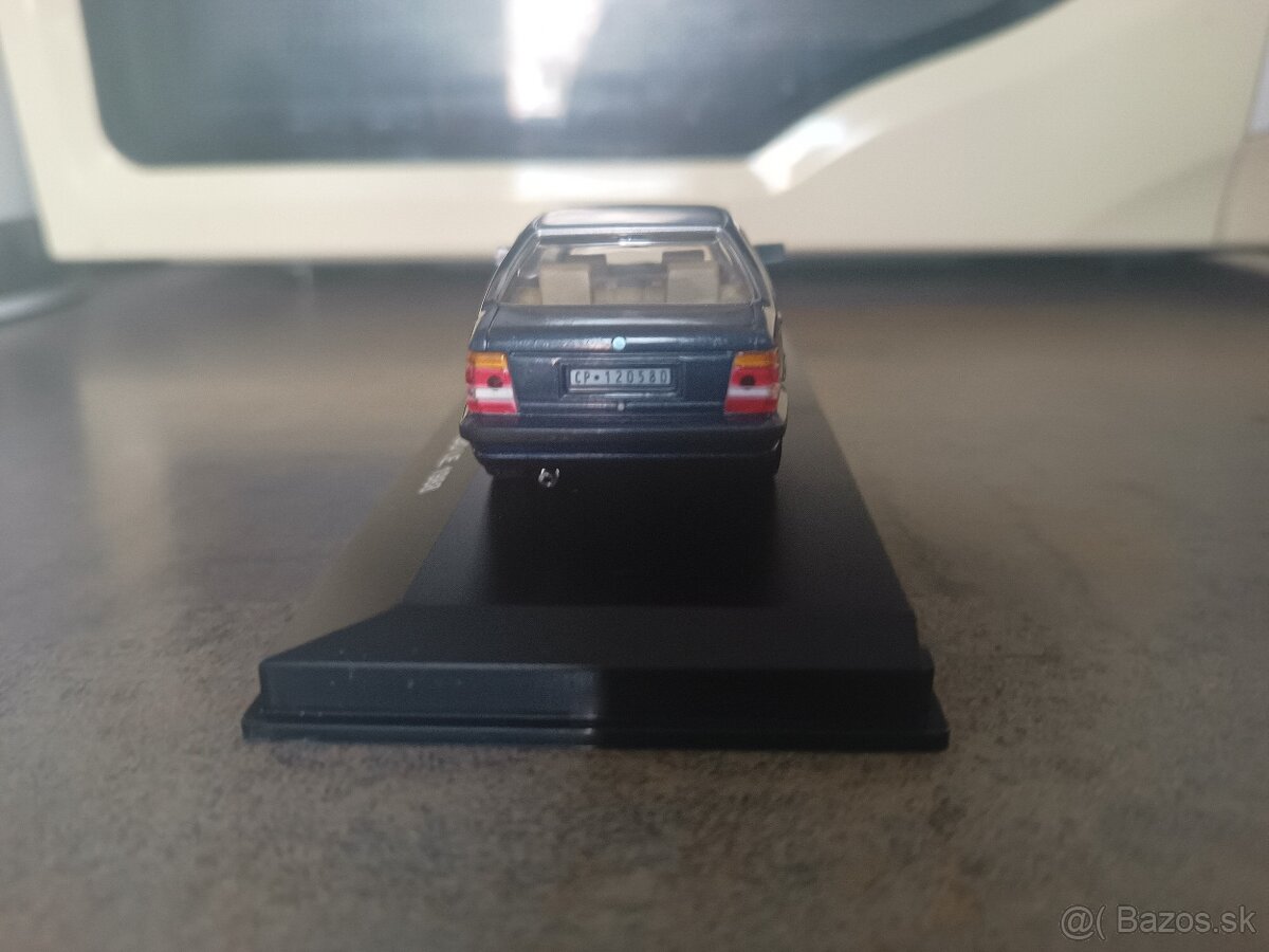1:43 Lancia Thema - 3