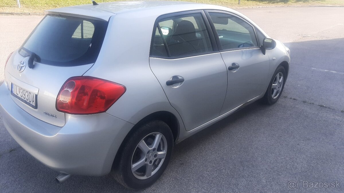 Toyota Auris 1,33 Vvt-i , r.v.2009 - 3