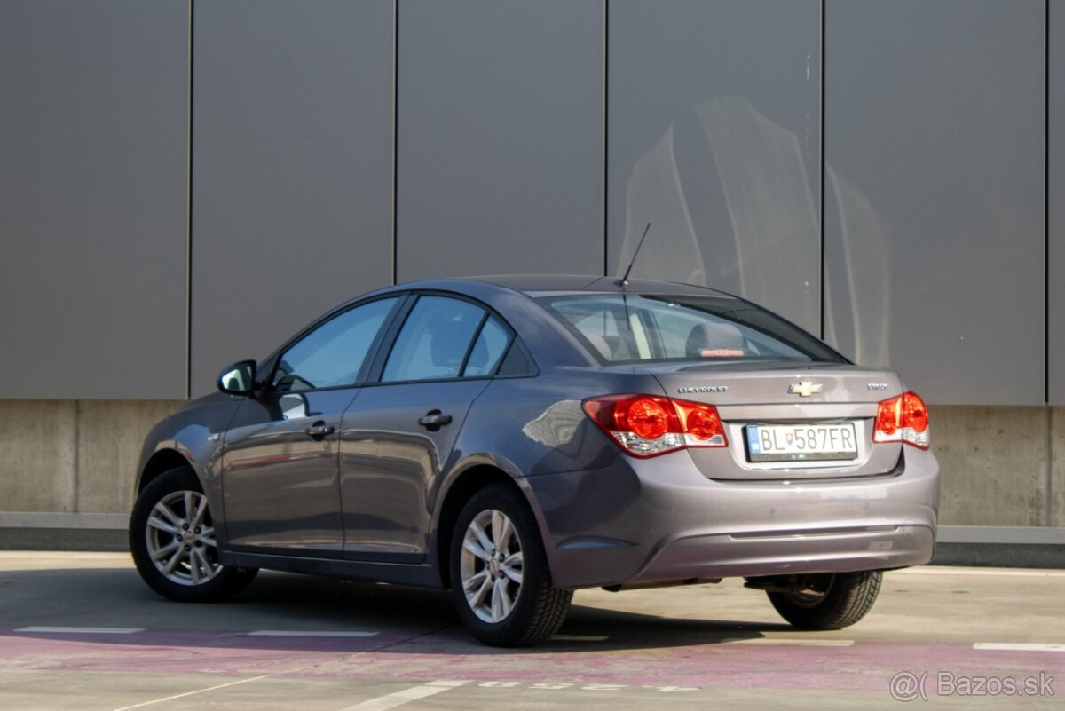 Chevrolet Cruze 1.8 16V LT - 3