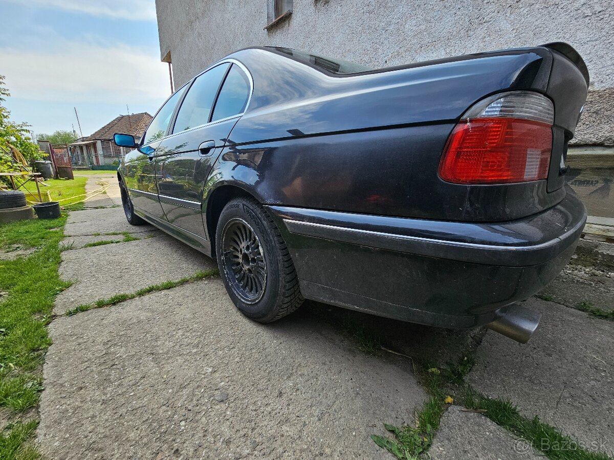 E39 523i - 3