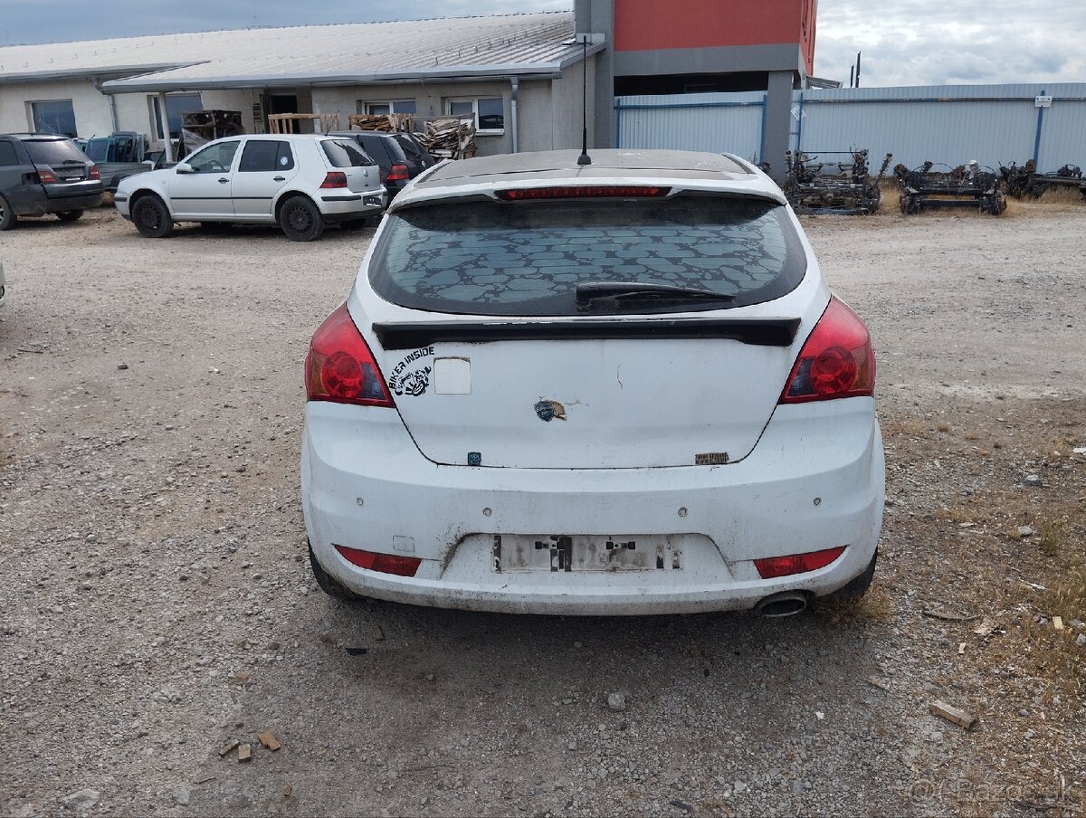 Rozpredám Kia ceed - 3