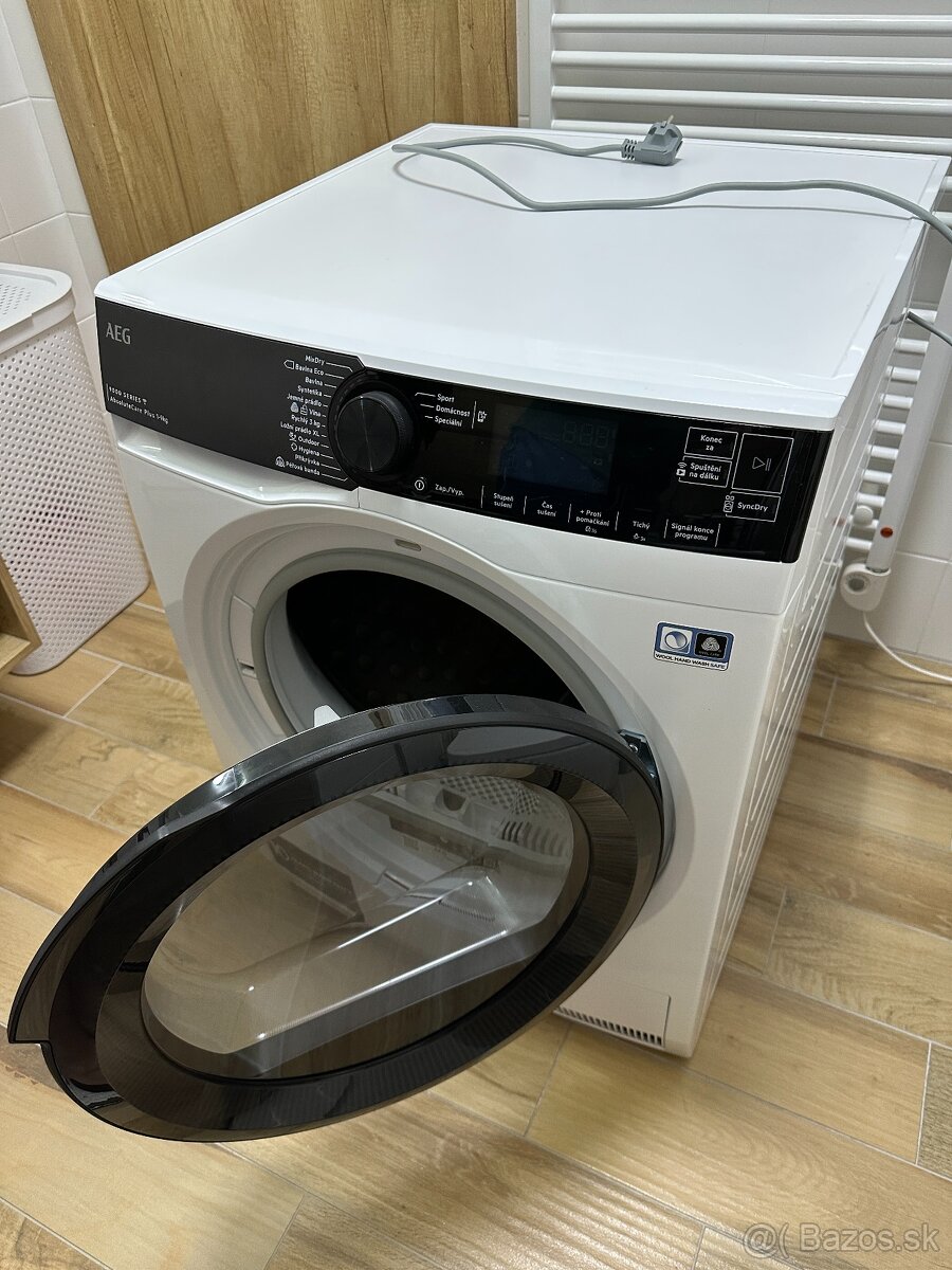 AEG AbsoluteCare® Plus 9000 TR939M6CC biela - 3