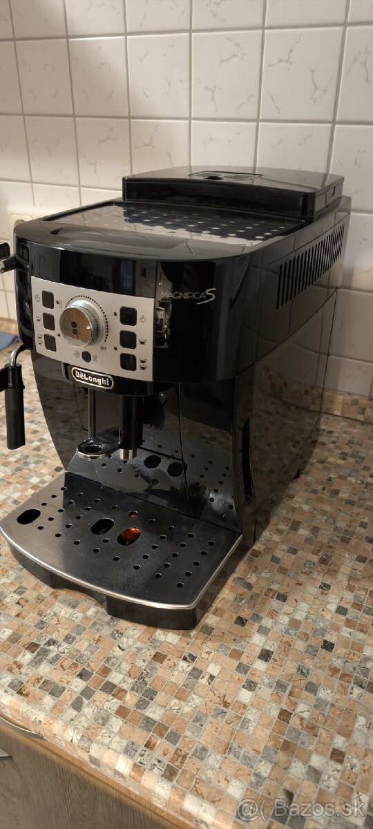 DeLonghi Magnifica S - 3