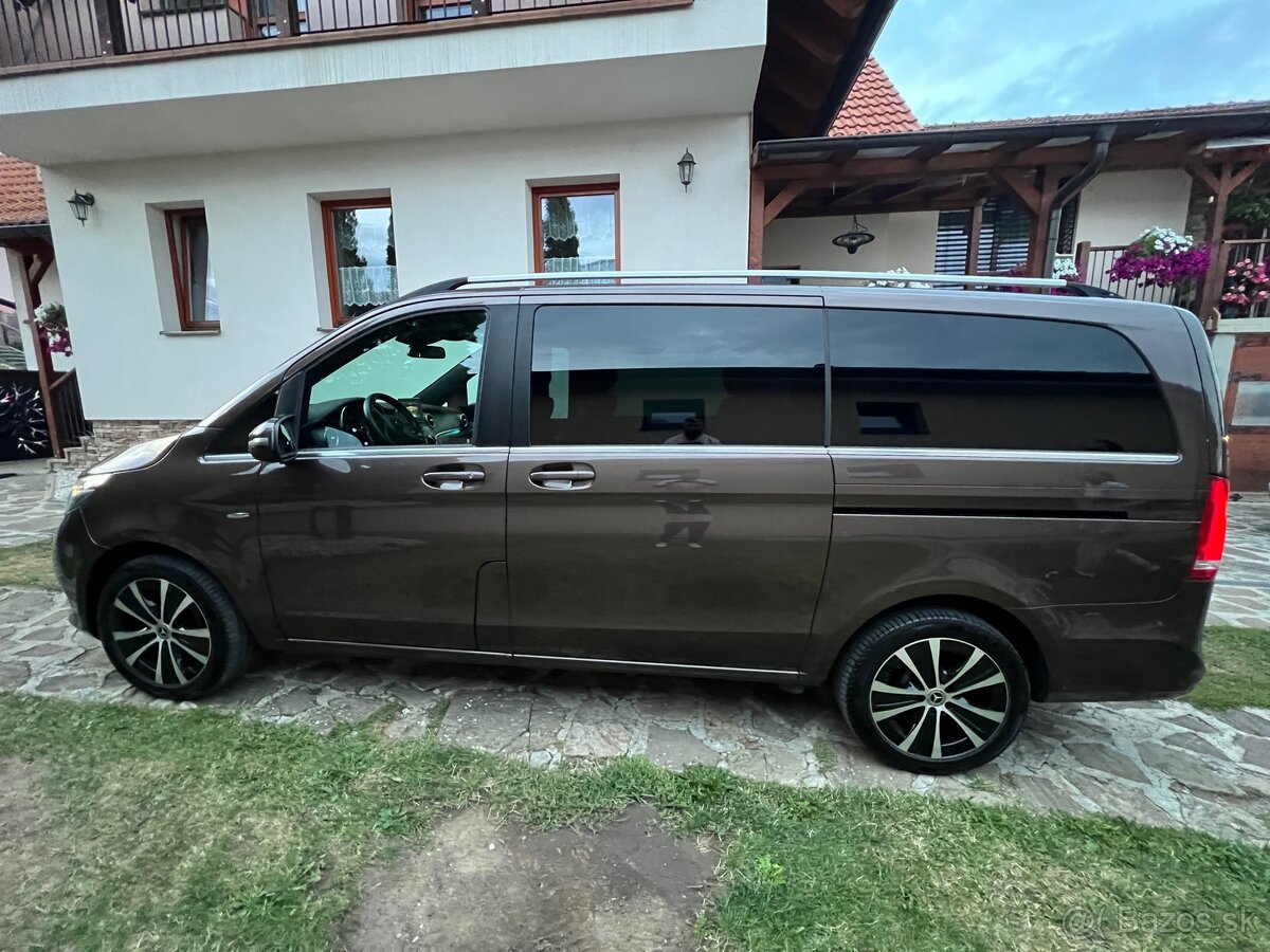 Mercedes v220 - 3