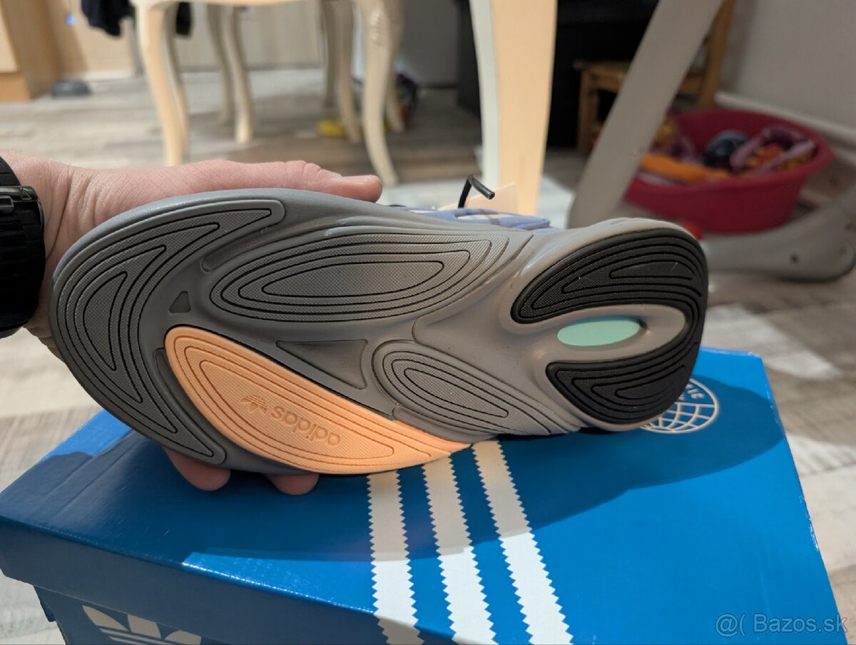 Adidas Ozelia - 3