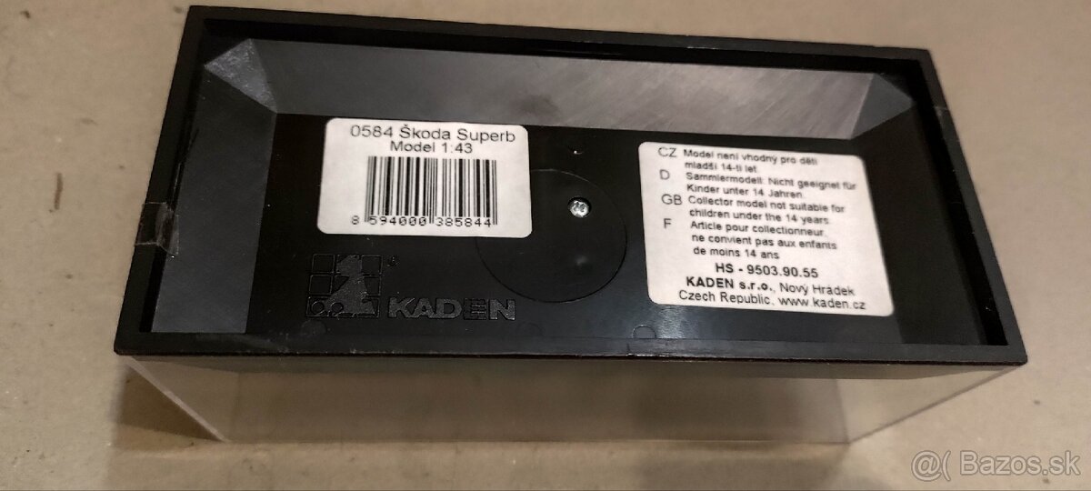 Škoda Superb 1:43 kaden - 3