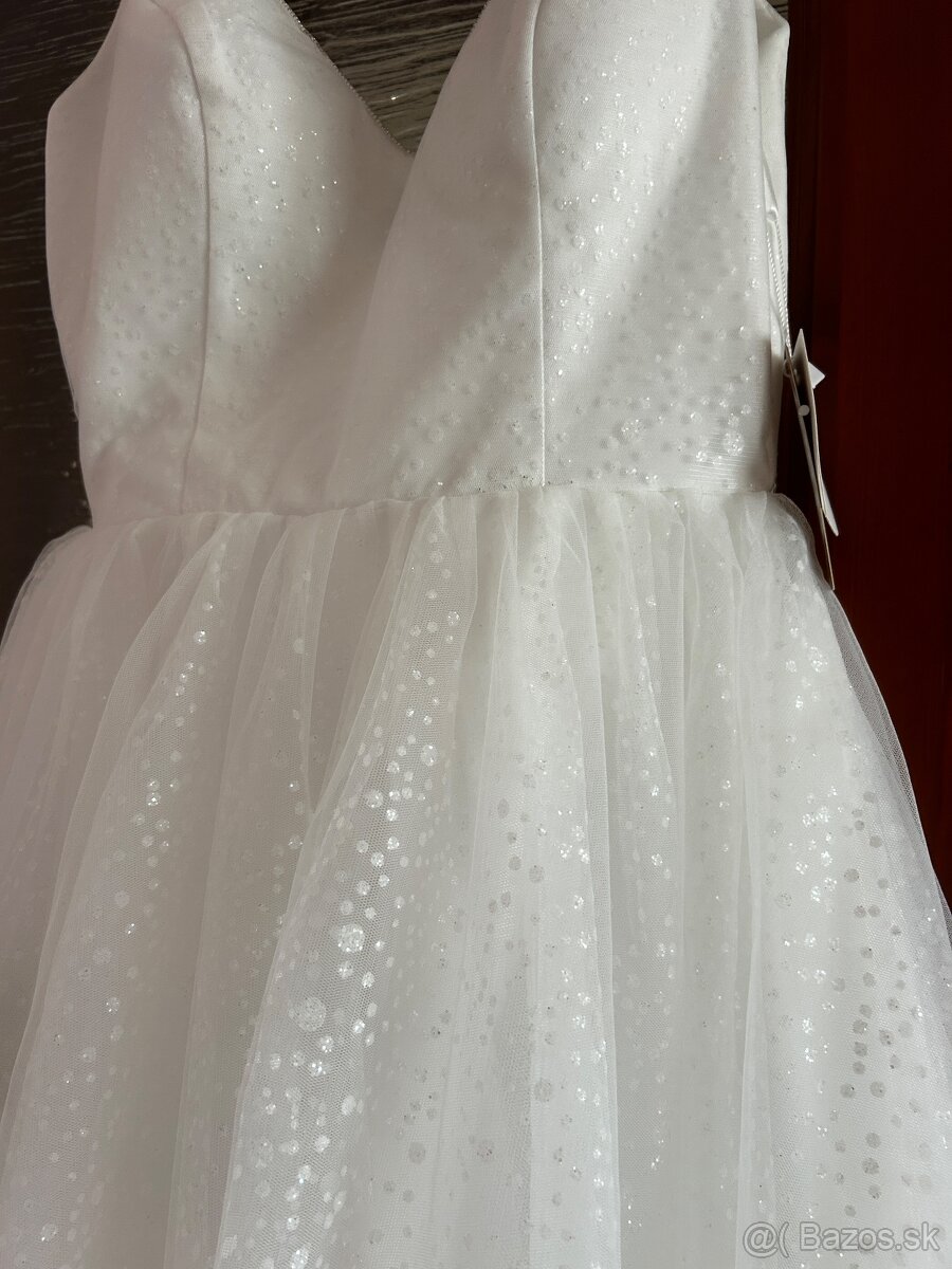 Trblietavé svadobné šaty - 3