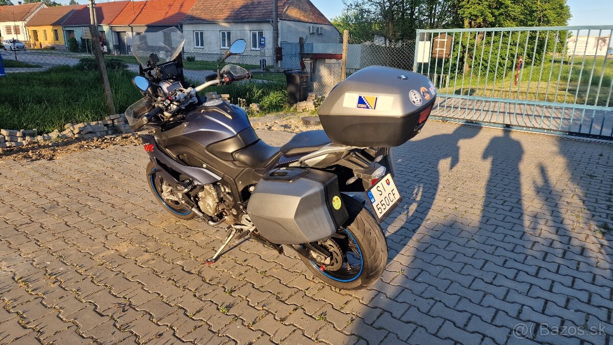 Predám BMW s1000xr,ročník 9/2017 najazdené 52 654km , 121kw - 3