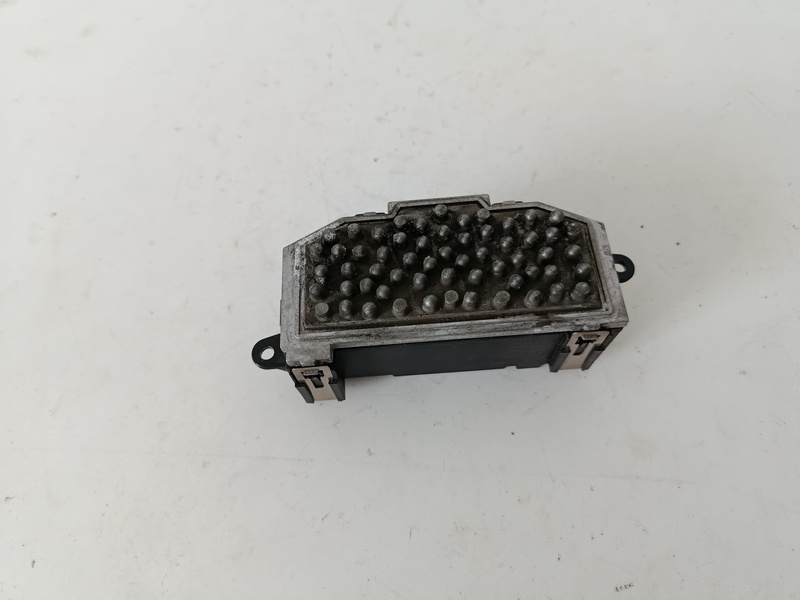 Odpor vnútorného ventilátora 3C0907521D 50€ - 3