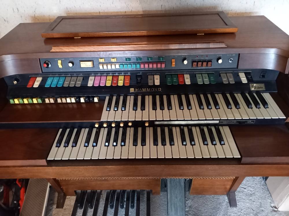 Organ HAMMOND AURORA - 3