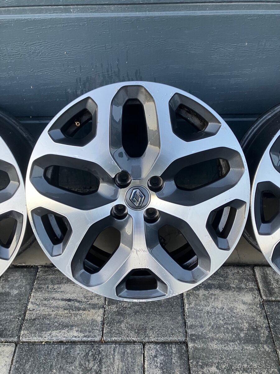 Renault CAPTUR R17 - 3