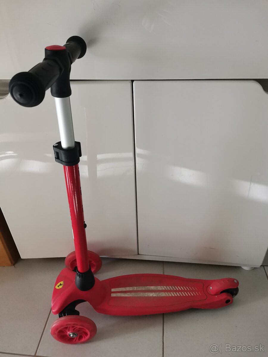 Kolobežka Ferrari - 3